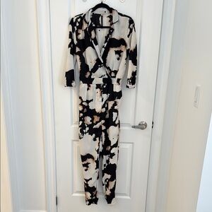 W118 by Walter Baker Black and Cream Patterned Garment